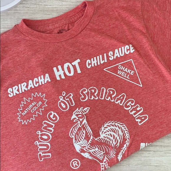 Tops - 🔥 SRIRACHA HOT SAUCE SHIRT!